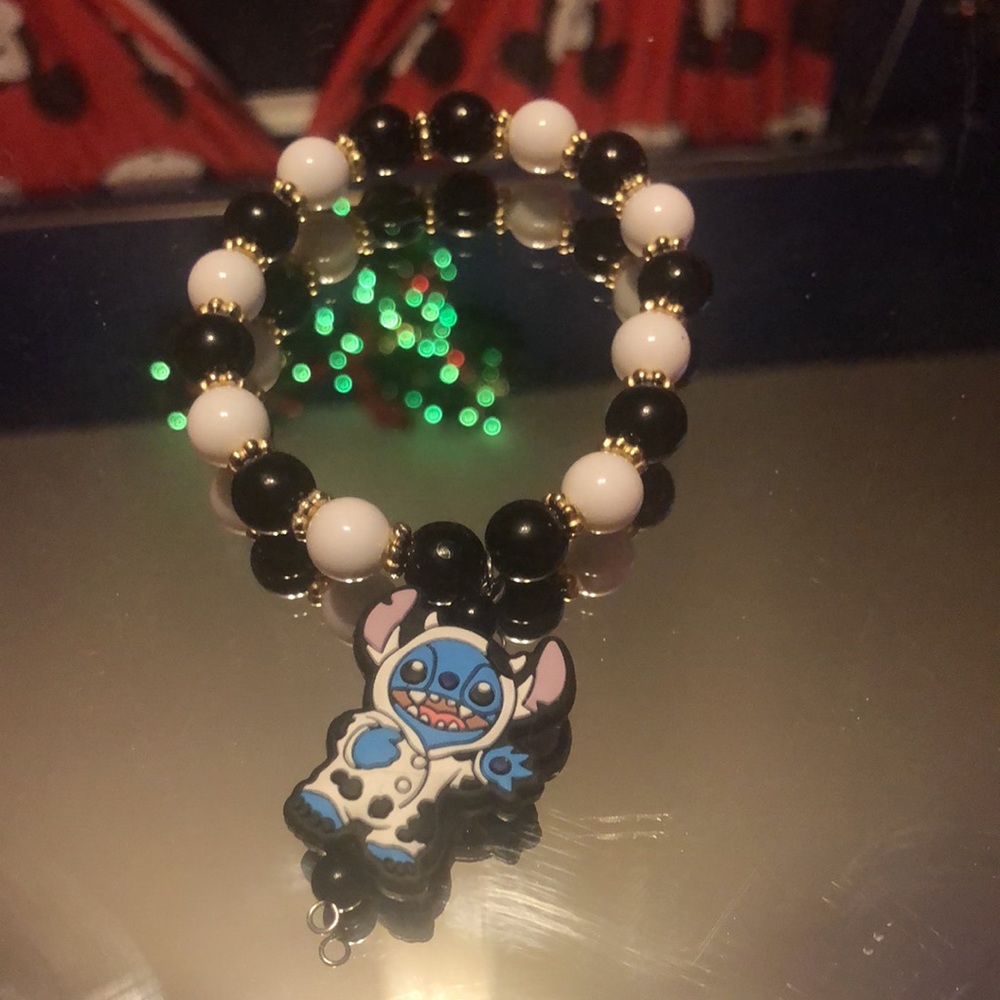 🟢 Stitch Blue Alien Stitch Cow With Costume Black And White Beaded Bracelet - Picture 10 of 11